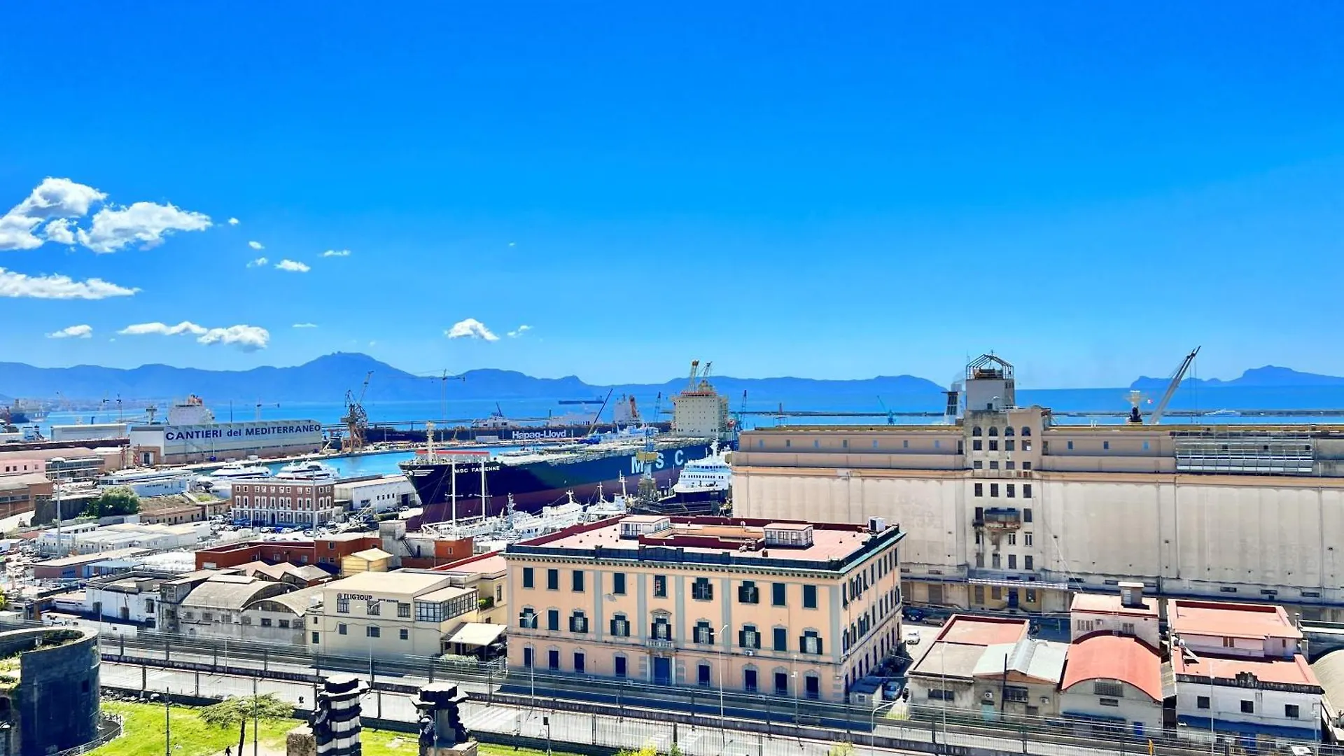 La Storia E Il Mare Di Napoli Hotel 0*, Naples